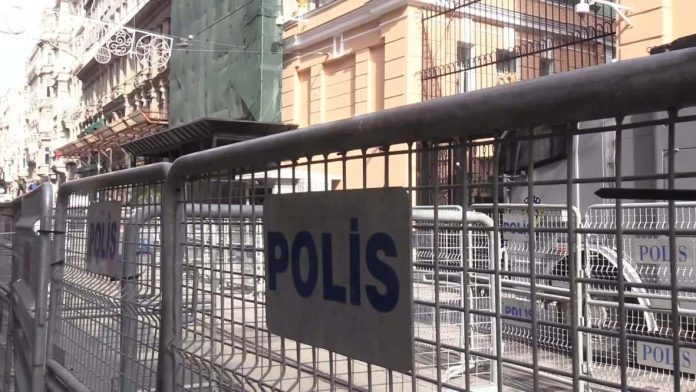 القنصلية الروسية في اسطنبول تكشف عن حالة 3 مواطنين روس مصابين جراء اعتداء بسكين
