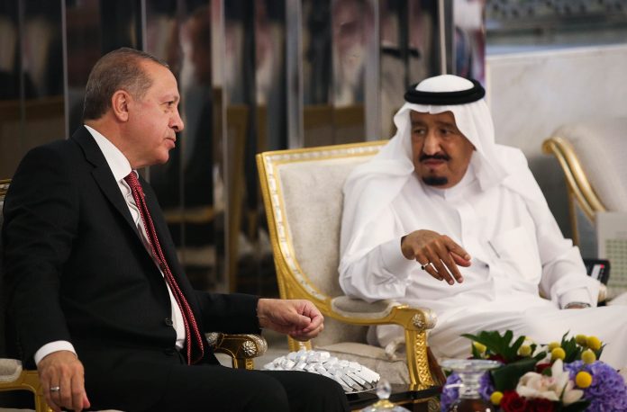الرئيس التركي يبحث مع الملك السعودي العلاقات الثنائية بين البلدين