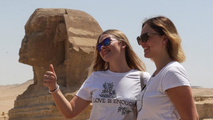 مصر تعلن رفع عدد رحلات السياح الروس إلى شرم الشيخ والغردقة.موقع أصدقاء سورية.
