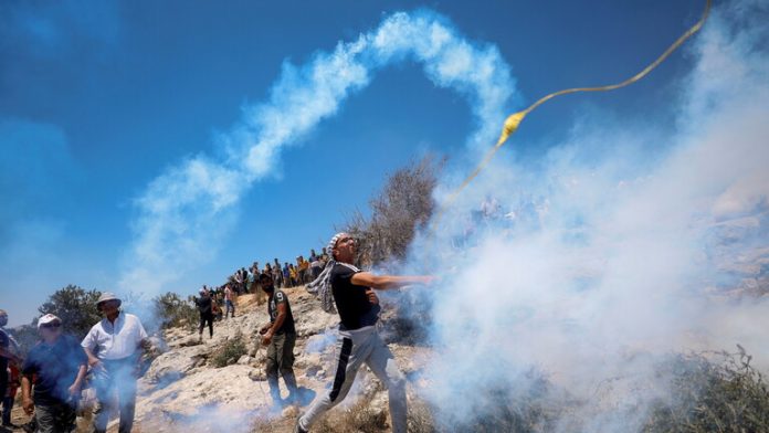 استشهاد شاب فلسطيني برصاص الجيش الإسرائيلي في بلدة بيتا