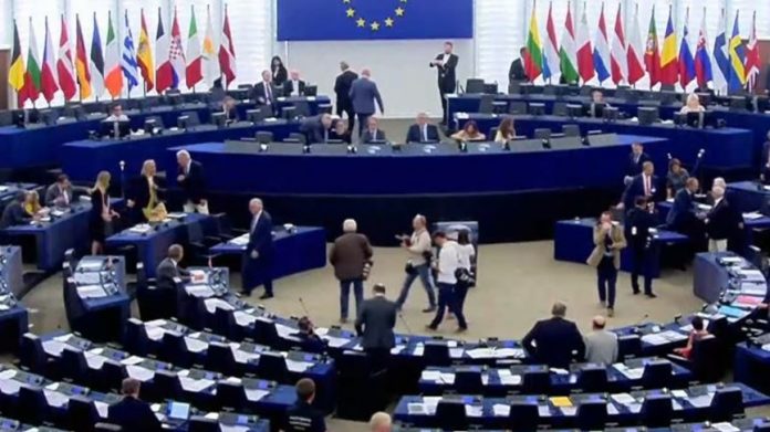 البرلمان الأوروبي يعلن مسبقا عدم استعداده للاعتراف بانتخابات روسيا!موقع أصدقاء سورية.